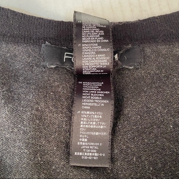 Forever 21 Women grey and black batwing poncho top. Size S. Good used condition. - Picture 8 of 8